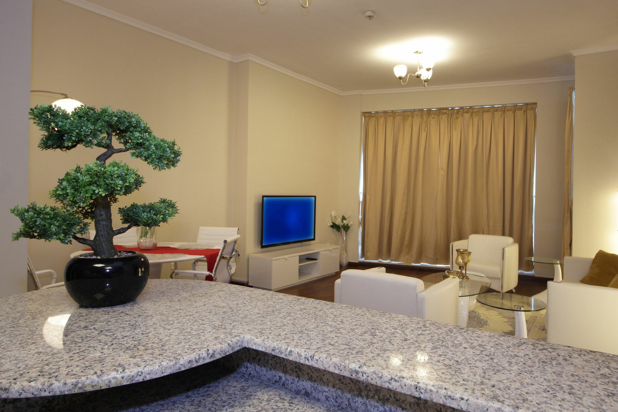 Piks Key - Marina Torch Tower Apartment Dubai